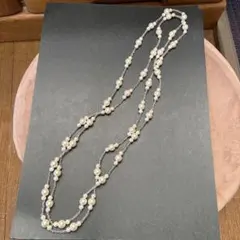 パールとクリスタルビーズのネックレス