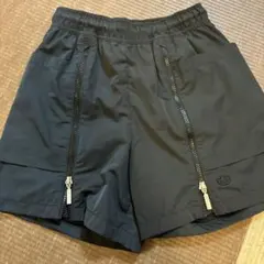 黒ショートパンツ ポケット付き