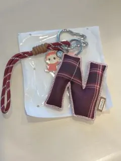 ラブブ　イニシャルチャーム　PIN FOR LOVE 　ラブブ　キーホルダー N