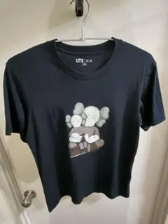 UNIQLO UT KAWS Tシャツ