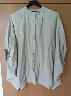 mizuiro ind ベージュ シャツ