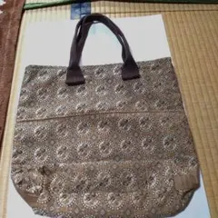 ブラウン系に丸型の花柄模様のトートバッグ ハンドメイド新品未使用品内側ポケット付