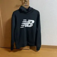 New Balance ロゴパーカー！！黒　美品
