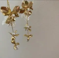 Item thumbnail for item f84650b4-f3f1-4da8-8372-c1c1b602acc7