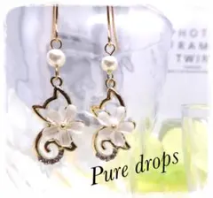 猫とパールとお花のピアス ゴールド ハンドメイド イヤリング 猫ピアス