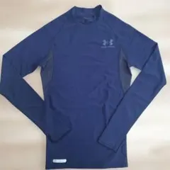 【美品】Under Armour ネイビー 長袖インナーシャツ SM