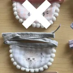 ちいかわ　ラッコ　トレーディングミニよだれかけ