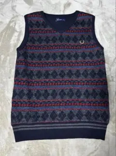 [最終値下げ]美品　フレッドペリー 月桂樹 刺繍 ニットベスト　ネイビー 2025年最新】Fred Perry メンズ ベストの人気アイテム - メルカリ