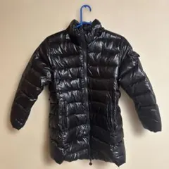 MONCLER ブラック ダウンコート