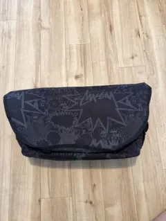 STUSSY メッセンジャーバッグのサムネイル