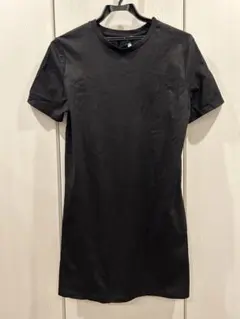 ZARA 黒ミニワンピース・チュニック