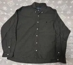 黒チェックシャツ