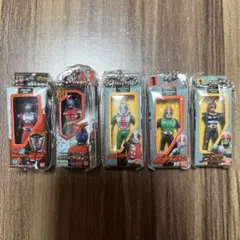 仮面ライダー ソフビパッケージチャーム＆チョコスナック カブト ブラック 龍騎