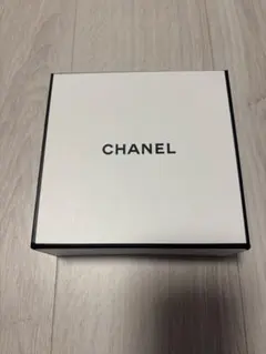 CHANEL ギフトボックス ホワイト