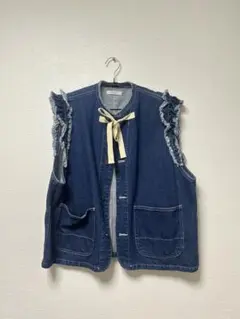 最終値下げ　FREAK'S STORE デニム ベスト フリル FREAK'S STORE＊デニムフリルベスト - メルカリ