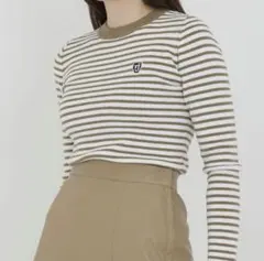 TINA:JOJUN エンブレム付きボーダーニット