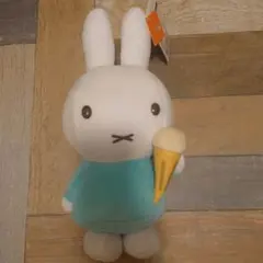 2025年最新】Miffy ぬいぐるみの人気アイテム - メルカリ