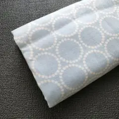 大きめ水色ドット模様ガーゼ生地 約110cm x 100cm