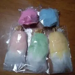 サンリオキャラクターズしっぽチャームキティ、ポチャッコ、プリン、シナモン、ピアノ