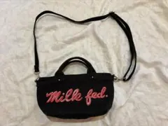 ミルクフェド ニコアンド コラボ ロゴプリント ブラックショルダーバッグ