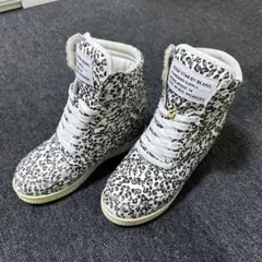 Item thumbnail for item 690a04bf-3984-4f60-bfd6-cee81132d23d