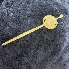 m*)様 葉の形状の髪飾り 透明な黄