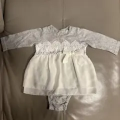 ロンパーススナップ付き長袖ワンピース　グレー　レーススカート　80cm