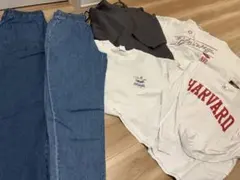 ホワイト・グレーTシャツとデニムパンツセット