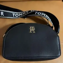 トミーヒルフィガー ショルダーバッグ