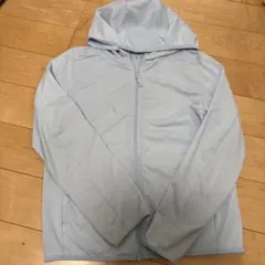 ユニクロ　エアリズム　キッズ　パーカー　水色　女の子　140