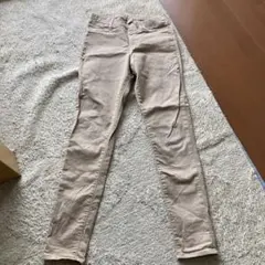UNIQLOベージュ スリムフィットパンツ