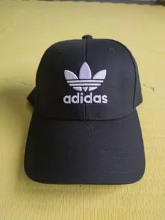adidas ベースボールキャップ 黒