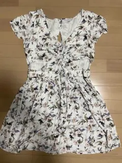 AMERICAN EAGLE OUTFITTERS フローラルミニワンピース