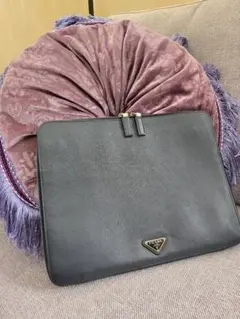 PRADA　　プラダ　　ビジネスバッグ　クラッチバッグ