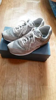 【匿名配送・送料無料】New Balance CM996GR2 27cm