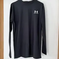 Under Armour ブラック 長袖シャツ