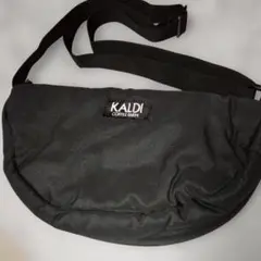 KALDI ✾いちご柄裏地　ショルダーバッグ　ボディバッグ　黒のサムネイル