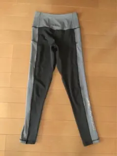 美品Reebok タイツグレー/ブラック ウエストハイライズ レディースLサイズ