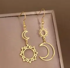金属アレルギー ☆人気☆太陽と月♡ピアス サージカルステンレス フックタイプ