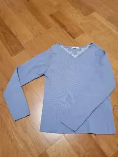 テチチ Vネック セーター　春ニット 長袖 青　Te chichi