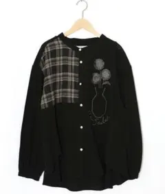 【イズスカラー】チェック柄×フリンジ花刺繍ノーカラーシャツのサムネイル