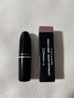 MACラスターガラスリップスティック アローンタイム