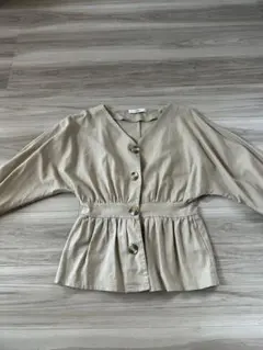 ベージュ Vネック 五分袖 シャツ