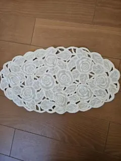 ホワイト 花柄レース テーブルセンター