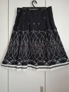 Aライン　膝丈ポリエステル　フレアスカート　ウエスト70センチ　ボックスプリーツ