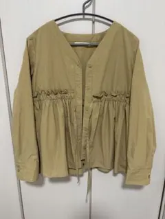 チャオパニック ベージュ フリルシャツジャケット