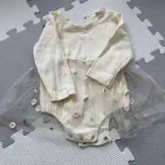 80サイズ　チュール付きロンパース