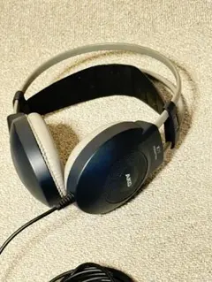 AKG K77 有線ヘッドホン 本体のサムネイル