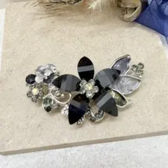 18.272【ペンダントトップ】　大ぶり　黒いお花　フラワーモチーフ