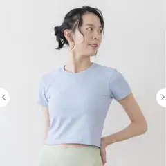 SUKALA ヨガウエア カップ付きクロップドTシャツ 半袖　Sのサムネイル